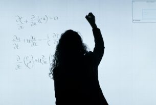 Reajuste de salários para professores em Minas Gerais