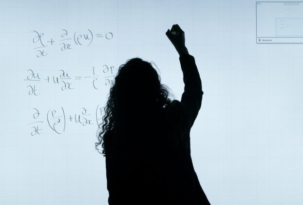Reajuste de salários para professores em Minas Gerais